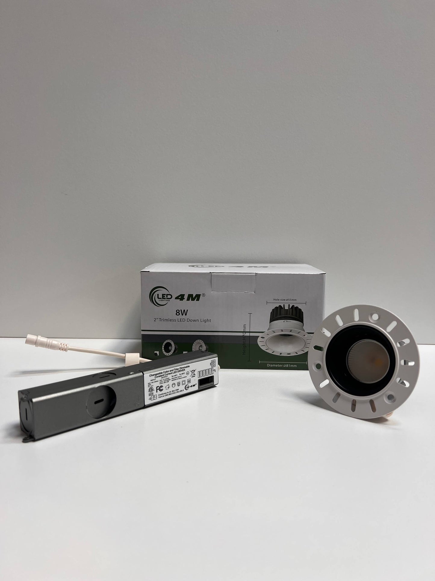 LED light fixture components including a bulb and packaging | Selix Kala