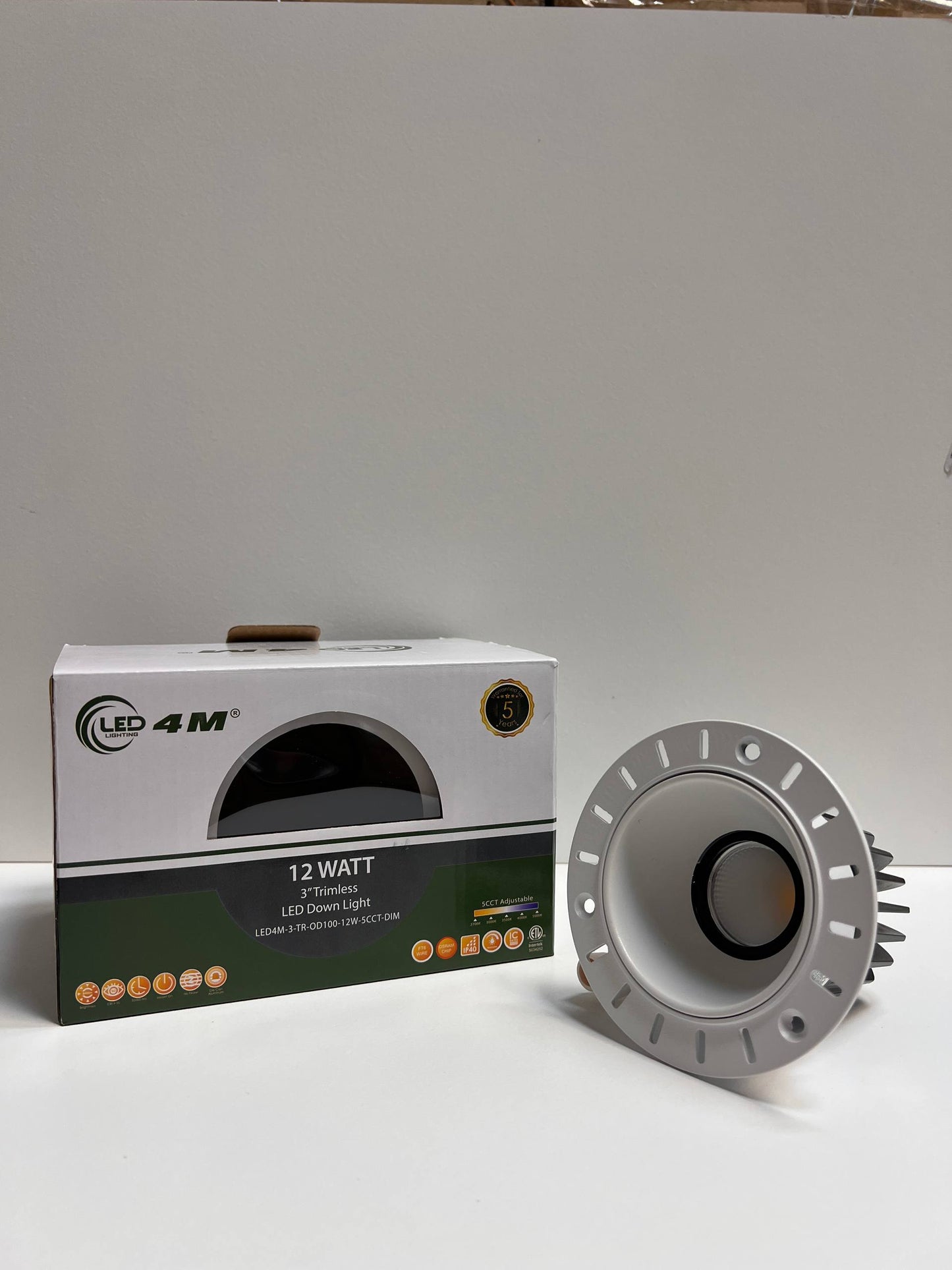 LED light bulb and its packaging | Selix Kala